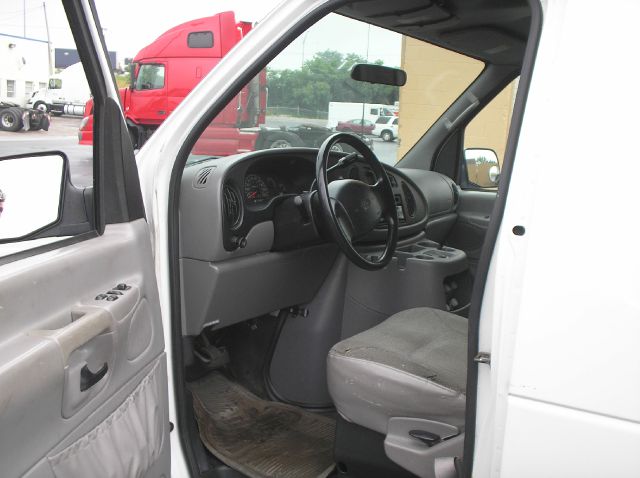 2001 Ford Econoline 328 Ci