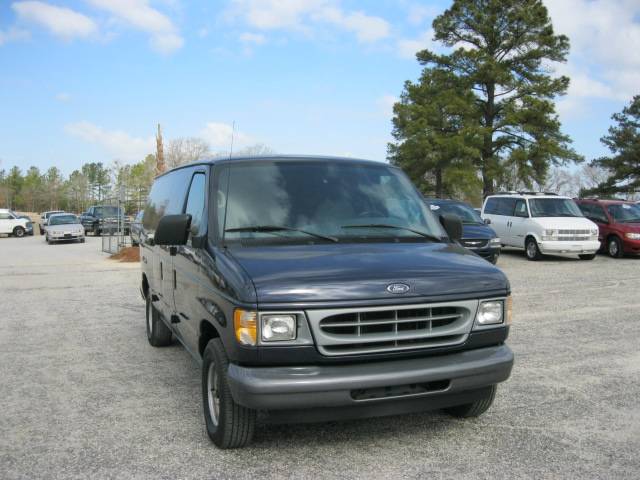 2001 Ford Econoline 4WD SLT