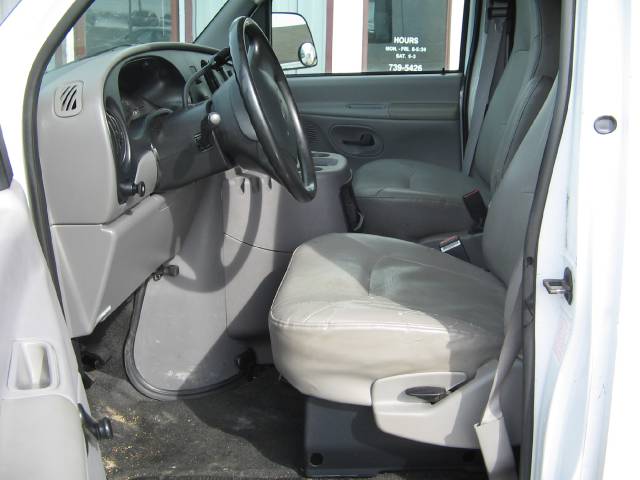 2001 Ford Econoline Base