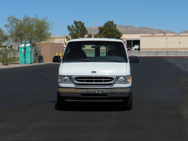 2001 Ford Econoline 328 Ci