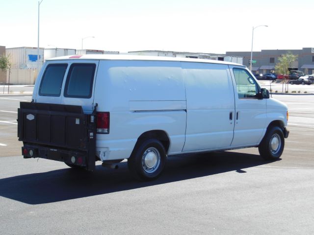 2001 Ford Econoline 328 Ci