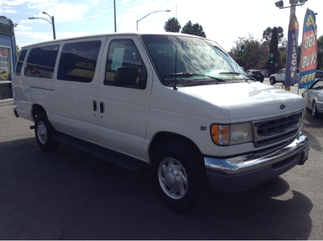 2001 Ford Econoline 4dr 4WD SLE Commercial