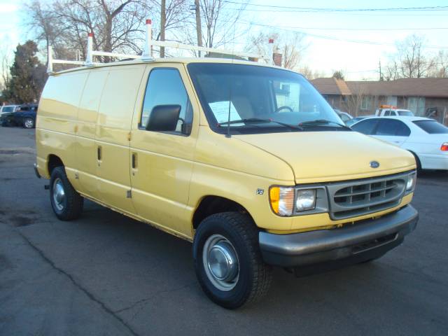 2001 Ford Econoline Base