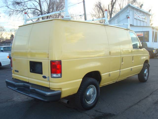 2001 Ford Econoline Base