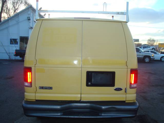 2001 Ford Econoline Base