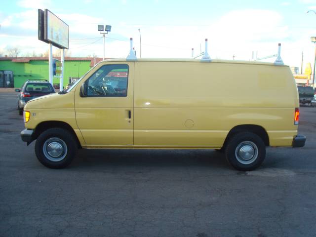 2001 Ford Econoline Base