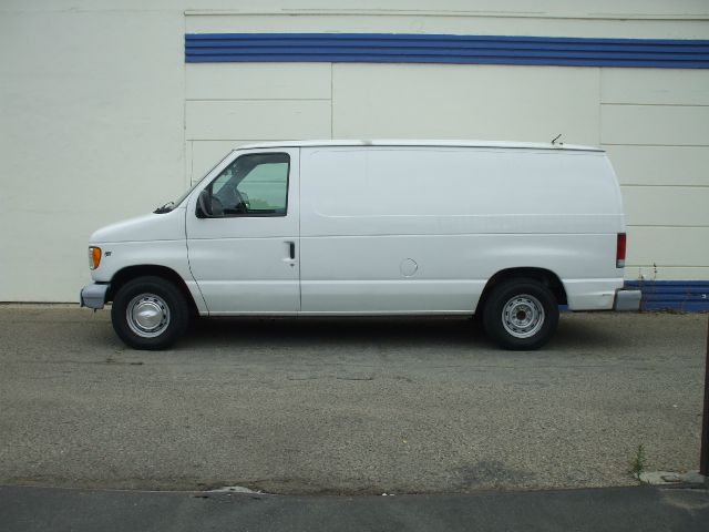 2001 Ford Econoline 328 Ci