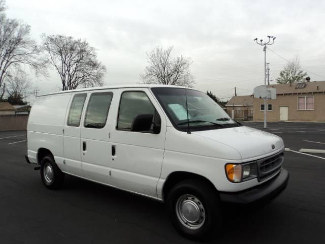 2001 Ford Econoline Unknown