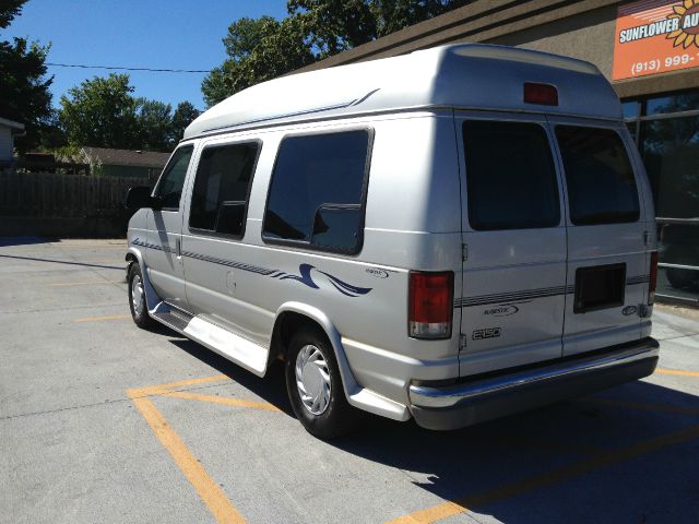 2001 Ford Econoline 328 Ci