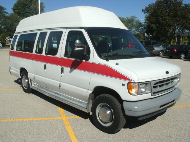 2002 Ford Econoline 2.5 S Model