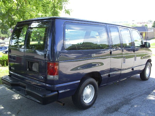 2002 Ford Econoline 328 Ci