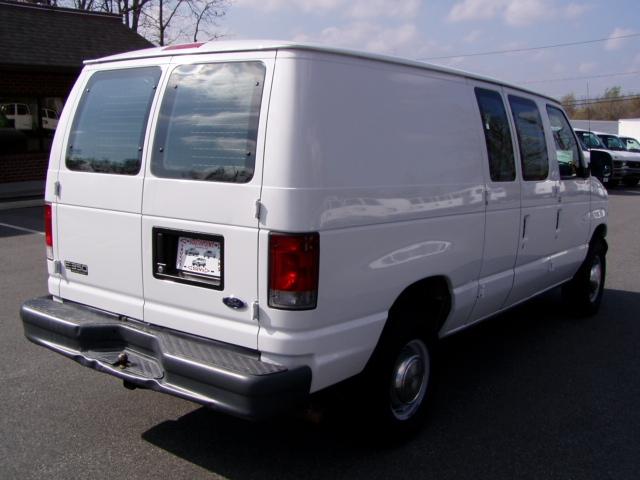 2002 Ford Econoline CREW XLT