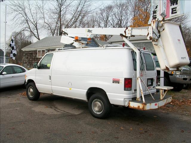 2002 Ford Econoline Base