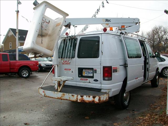 2002 Ford Econoline Base