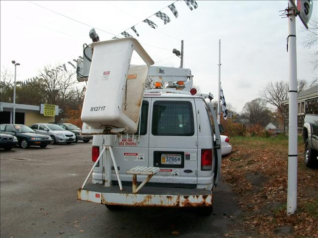 2002 Ford Econoline Base