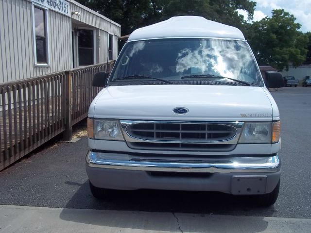 2002 Ford Econoline SE 5 Ft