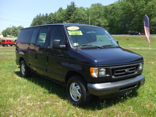 2003 Ford Econoline SE Truck