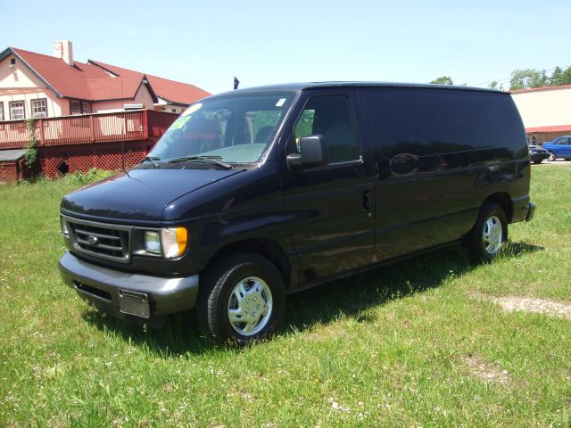 2003 Ford Econoline SE Truck