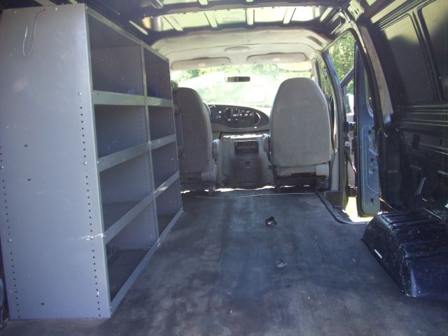 2003 Ford Econoline SE Truck