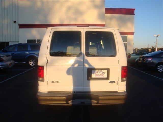 2003 Ford Econoline Unknown