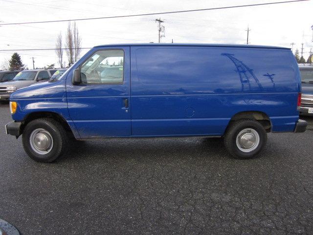 2003 Ford Econoline SE Truck