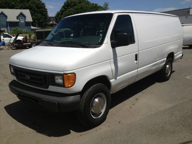 2003 Ford Econoline 2.5 S Model