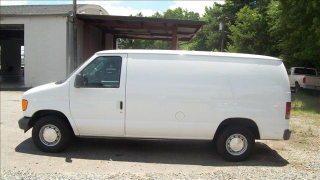 2003 Ford Econoline 2.5i Wagon