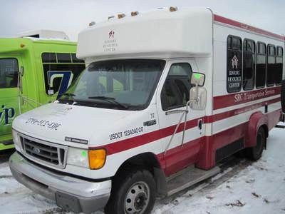 2003 Ford Econoline 3.8 Sedan