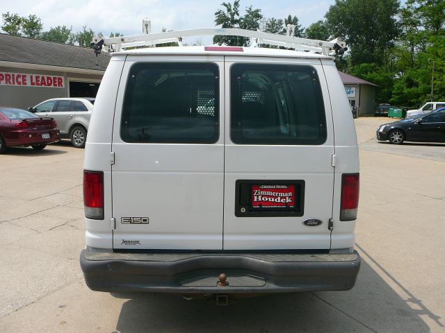 2003 Ford Econoline SE Truck