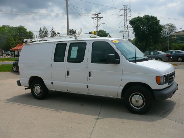 2003 Ford Econoline SE Truck