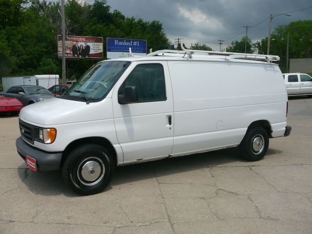 2003 Ford Econoline SE Truck