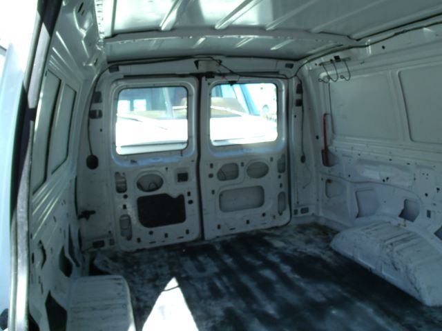 2003 Ford Econoline SE Truck