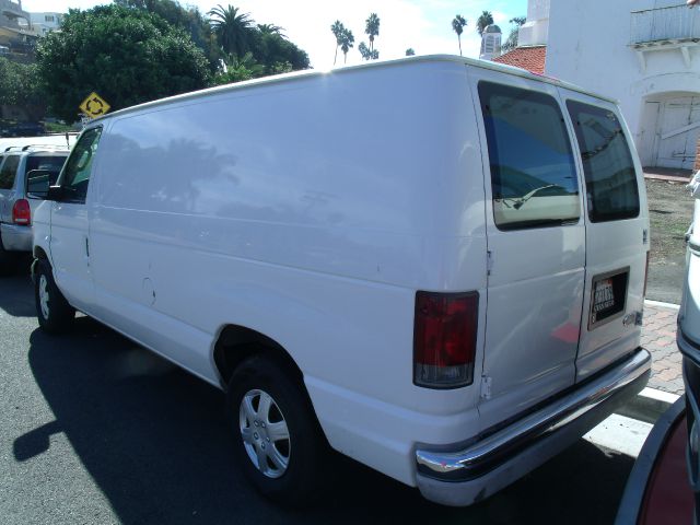 2003 Ford Econoline SE Truck