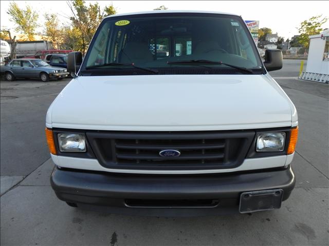 2003 Ford Econoline Base