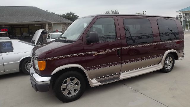 2004 Ford Econoline SE Truck