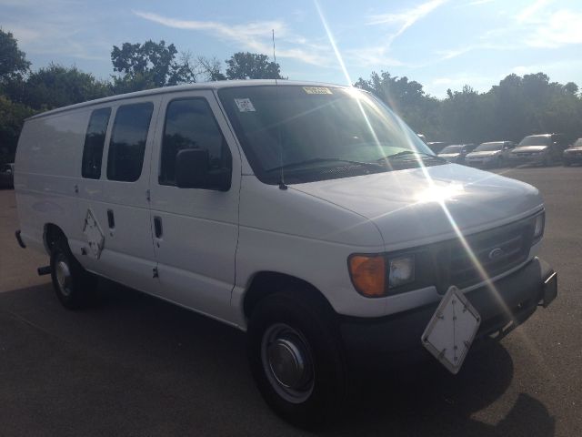 2004 Ford Econoline 4dr 4WD SLE Commercial