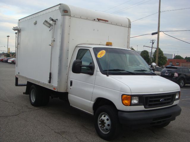 2005 Ford Econoline GT Deluxe Bullitt