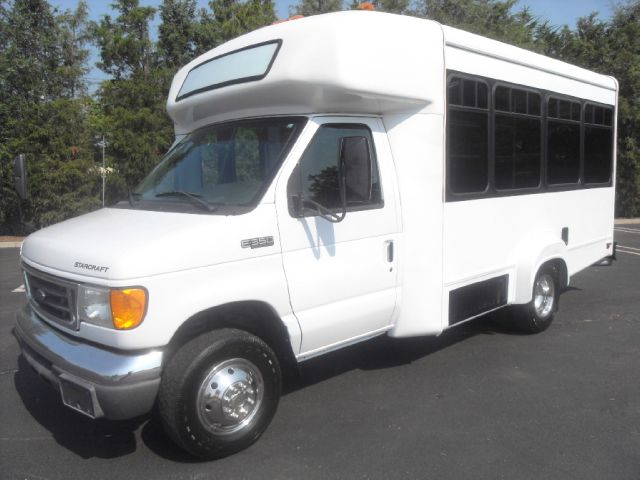 2005 Ford Econoline GT Deluxe Bullitt