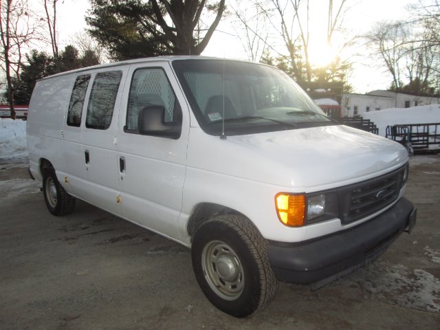 2005 Ford Econoline SE Truck