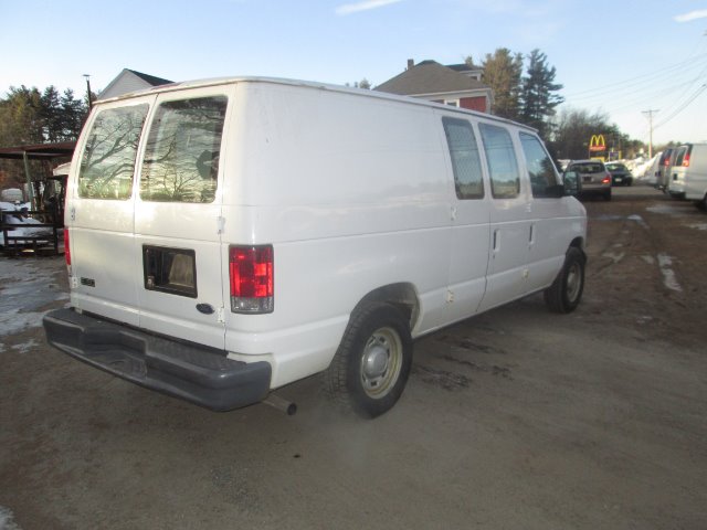 2005 Ford Econoline SE Truck