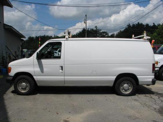 2005 Ford Econoline SLE 4D Utility 4WD