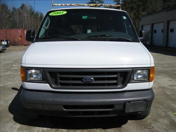 2005 Ford Econoline SLE 4D Utility 4WD