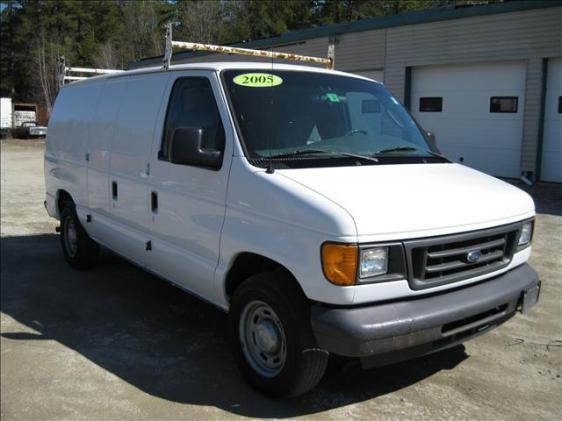 2005 Ford Econoline SLE 4D Utility 4WD