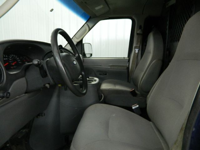 2005 Ford Econoline 4dr Sdn I4 CVT ULEV