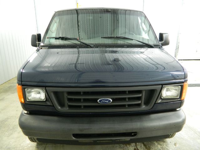 2005 Ford Econoline 4dr Sdn I4 CVT ULEV