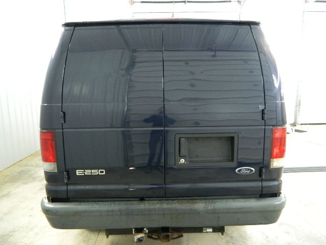 2005 Ford Econoline 4dr Sdn I4 CVT ULEV