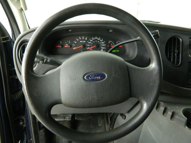 2005 Ford Econoline 4dr Sdn I4 CVT ULEV