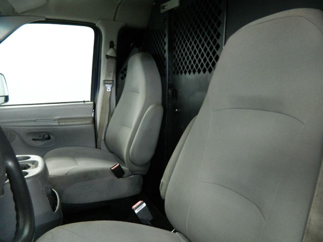 2005 Ford Econoline 4dr Sdn I4 CVT ULEV