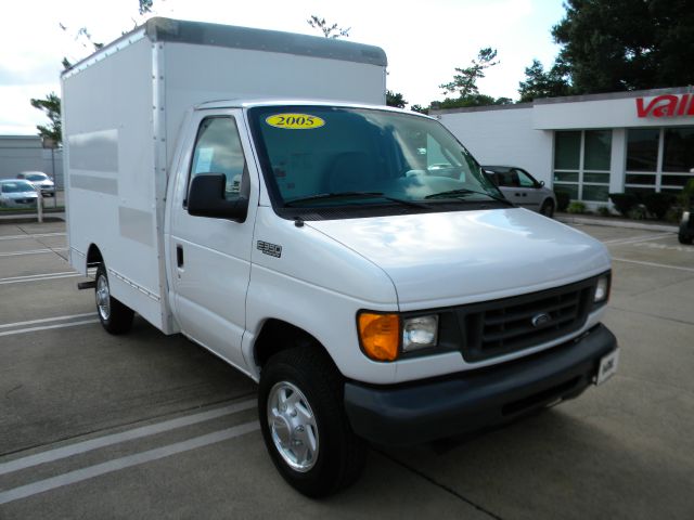 2005 Ford Econoline GT Deluxe Bullitt