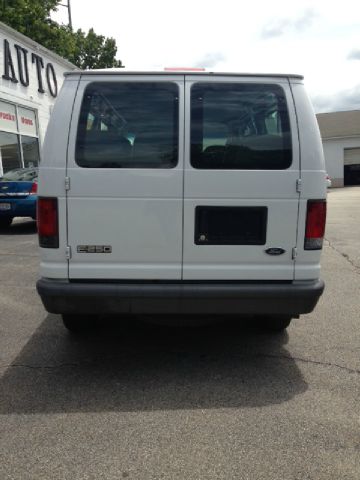 2005 Ford Econoline Awd-turbo